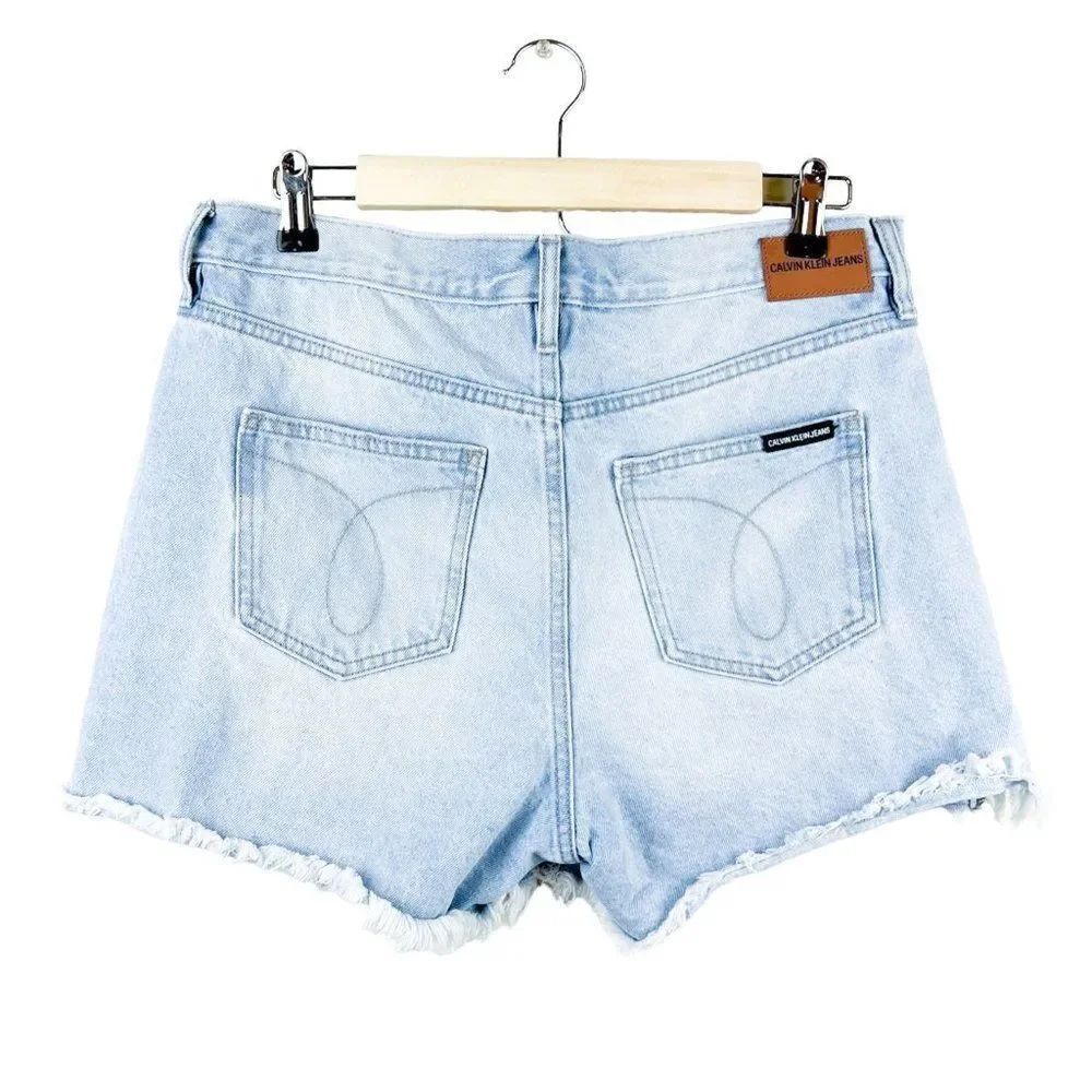 Calvin Klein Light Wash Frayed Edge Raw Hem Denim Jean Shorts Size 30
